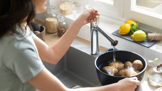 Zesis M33 Mitigeur de cuisine 200 avec robinet d'arrêt intégré, CoolStart, 1jet Hansgrohe — image 6